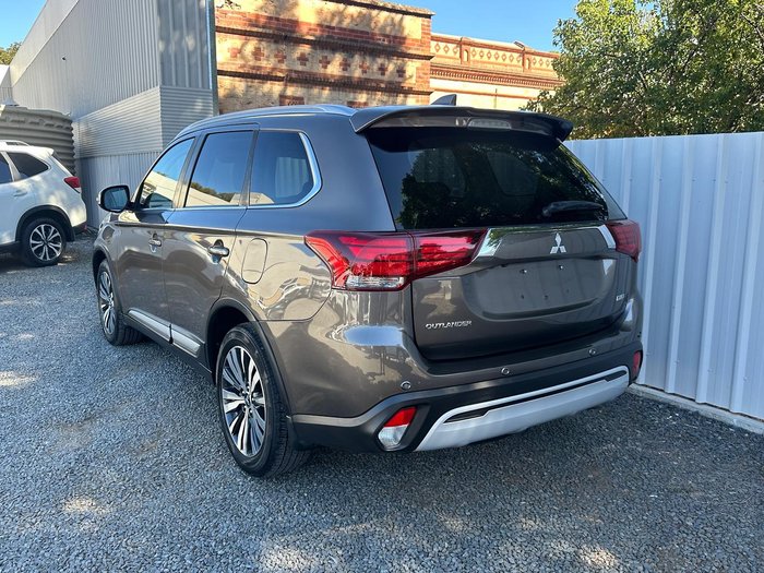 2020 Mitsubishi Outlander LS