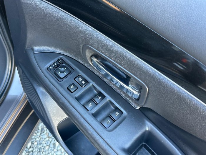 2020 Mitsubishi Outlander LS