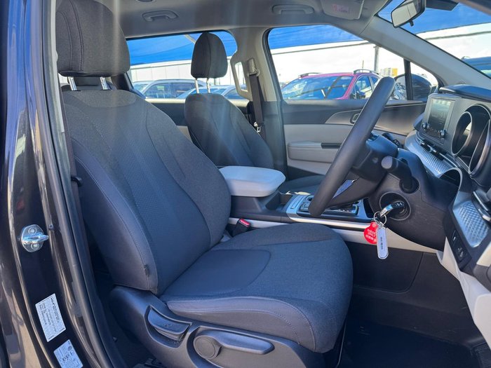 2023 Kia Carnival S