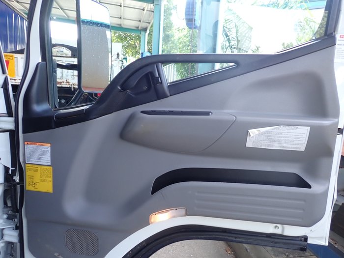 2023 MITSUBISHI CANTER 615