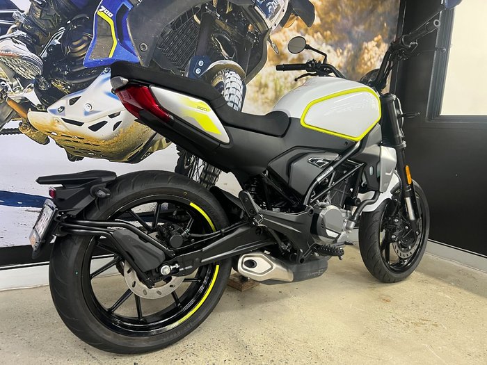 2023 CFMOTO 300 CL-X WHITE