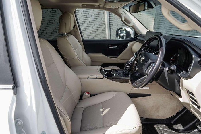 2023 Toyota Landcruiser VX