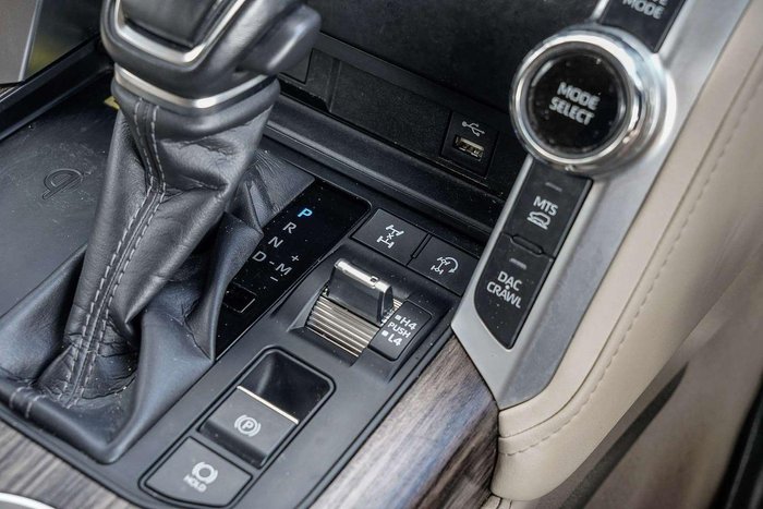 2023 Toyota Landcruiser VX