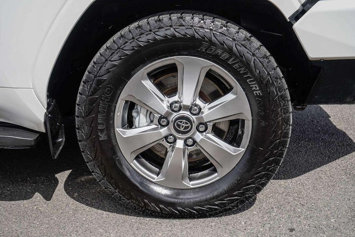 2023 Toyota Landcruiser VX