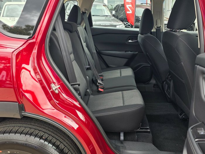 2025 Nissan X-TRAIL ST