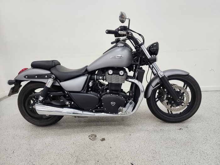 2012 Triumph THUNDERBIRD STORM grey