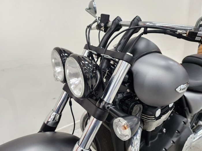 2012 Triumph THUNDERBIRD STORM grey