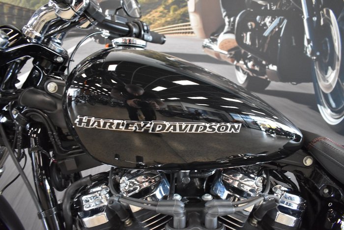 2018 HARLEY-DAVIDSON FXBR BREAKOUT