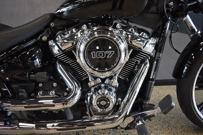 2018 HARLEY-DAVIDSON FXBR BREAKOUT
