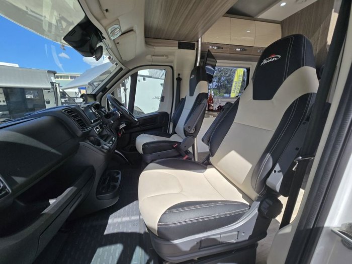 2023 AVAN OVATION M6 C CLASS