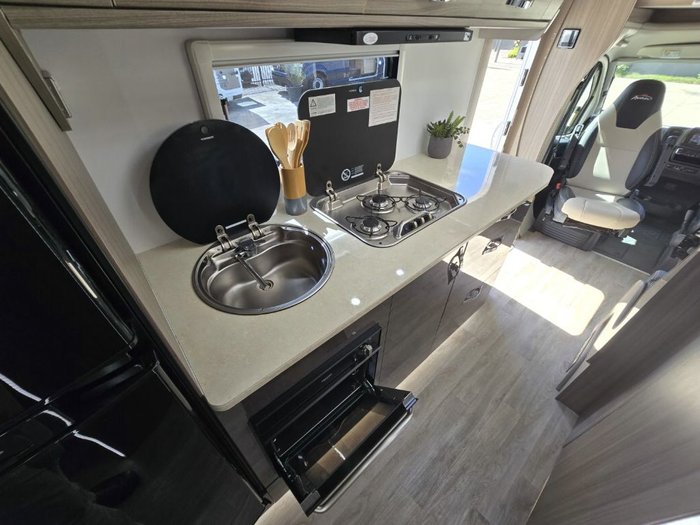 2023 AVAN OVATION M6 C CLASS