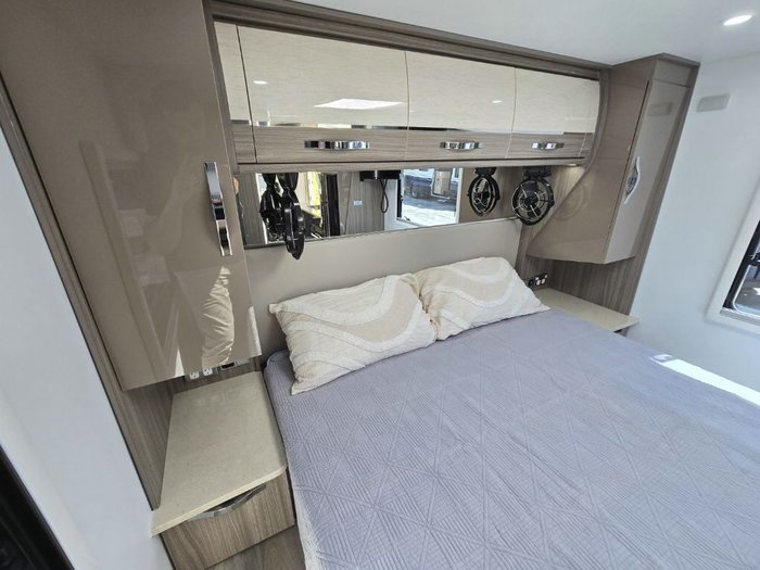 2023 AVAN OVATION M6 C CLASS