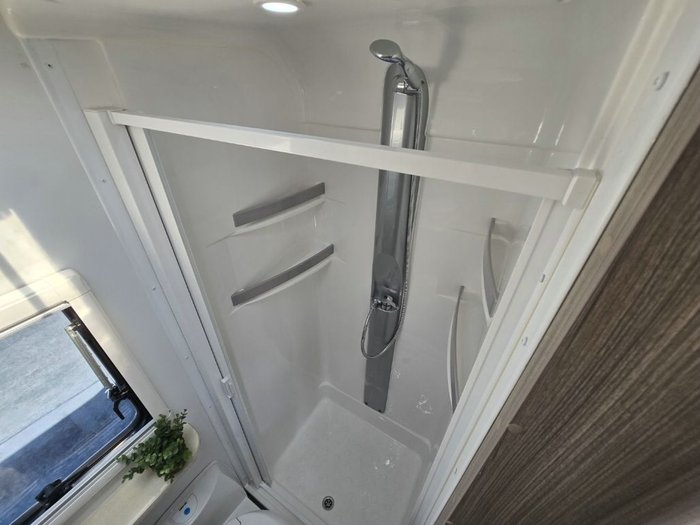 2023 AVAN OVATION M6 C CLASS