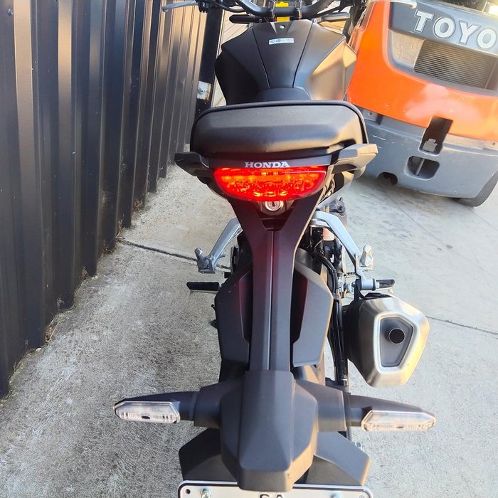 2024 Honda CB300R (CB300RA) CB300 Black