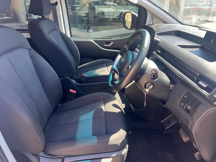 2022 Hyundai STARIA LOAD