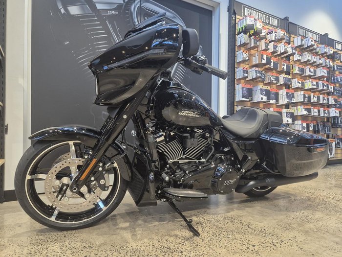 2026 Harley-Davidson Street Glide 117 (FLHX) Touring Black
