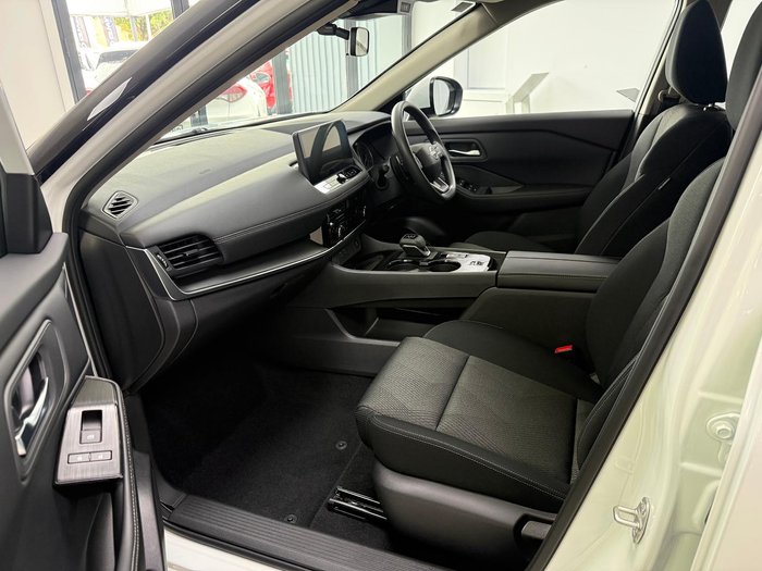 2026 Nissan X-TRAIL ST T33 MY26 Everest White