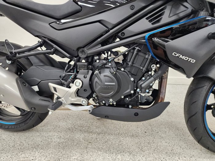 2026 CFMOTO 450 NK Black