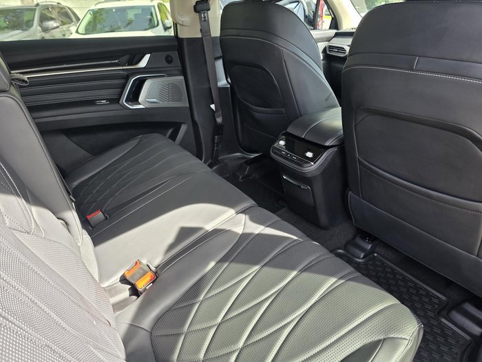 2025 LDV D90 Executive