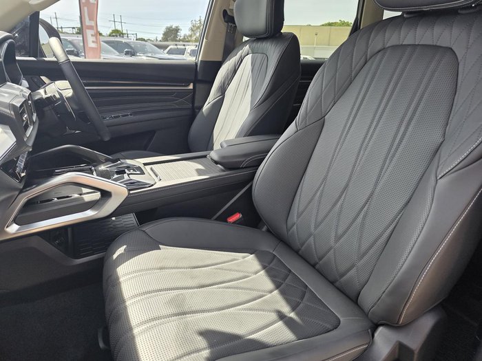 2025 LDV D90 Executive