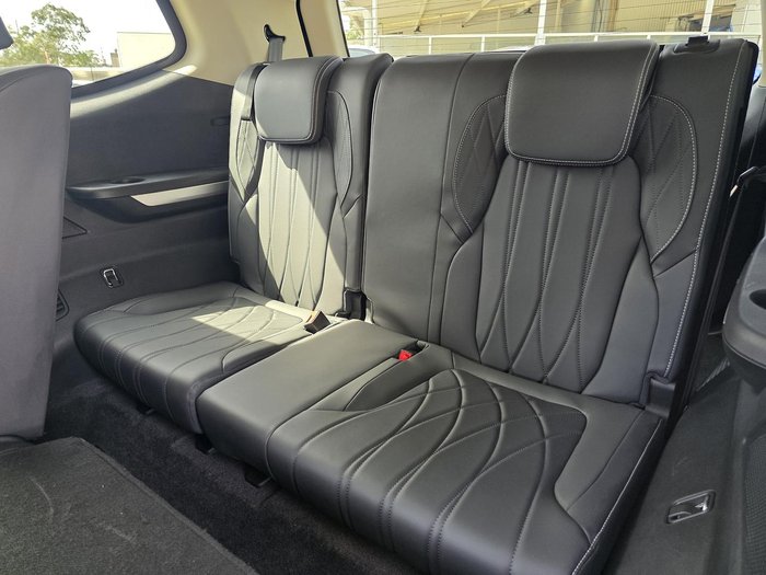 2025 LDV D90 Executive