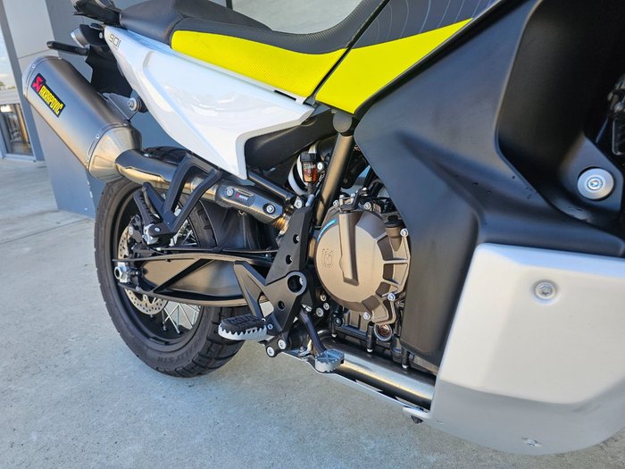 2022 HUSQVARNA NORDEN 901 Black