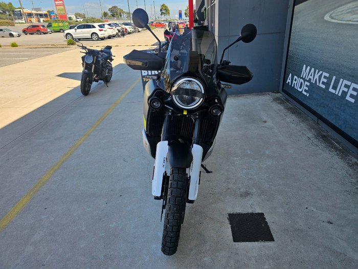 2022 HUSQVARNA NORDEN 901 Black