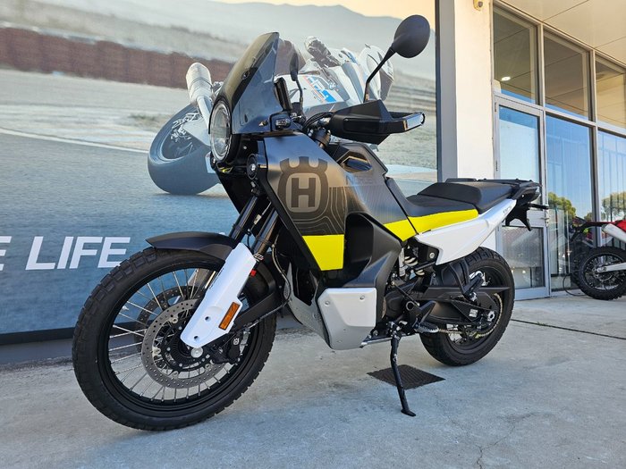 2022 HUSQVARNA NORDEN 901 Black