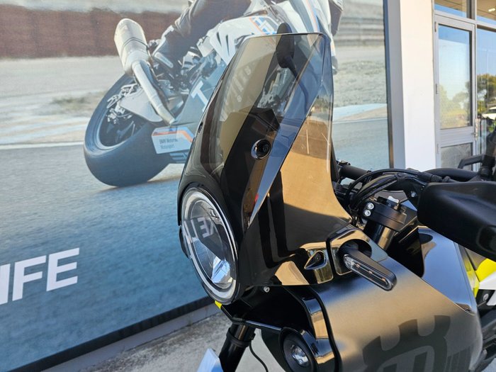 2022 HUSQVARNA NORDEN 901 Black