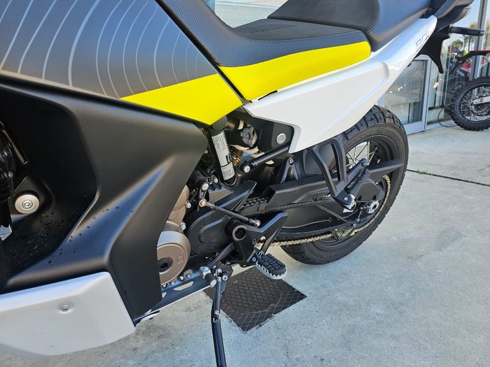 2022 HUSQVARNA NORDEN 901 Black