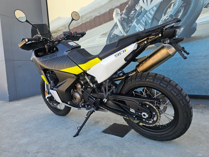 2022 HUSQVARNA NORDEN 901 Black