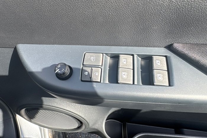 2025 Toyota Hilux SR 48V GUN126R 4X4 Dual Range Stunning Silver