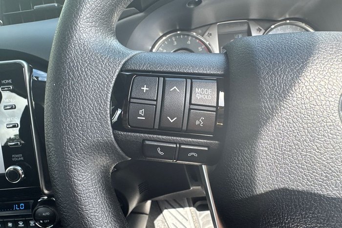 2025 Toyota Hilux SR 48V GUN126R 4X4 Dual Range Stunning Silver