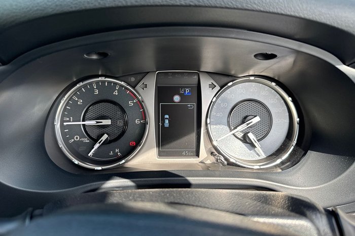 2025 Toyota Hilux SR 48V GUN126R 4X4 Dual Range Stunning Silver