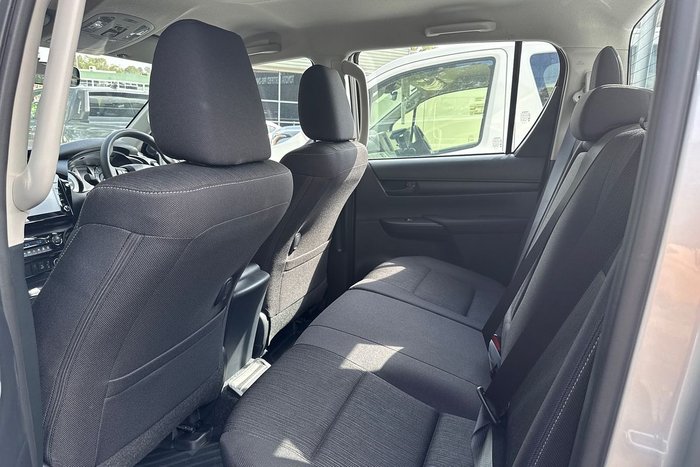 2025 Toyota Hilux SR 48V GUN126R 4X4 Dual Range Stunning Silver