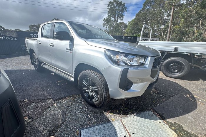 2025 Toyota Hilux SR 48V GUN126R 4X4 Dual Range Stunning Silver