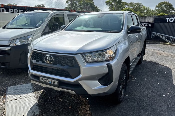 2025 Toyota Hilux SR 48V GUN126R 4X4 Dual Range Stunning Silver