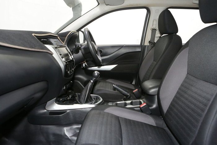 2021 Nissan Navara SL