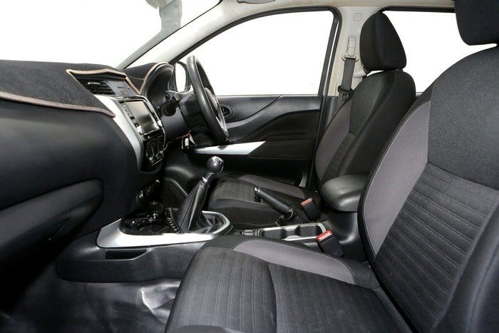 2021 Nissan Navara SL