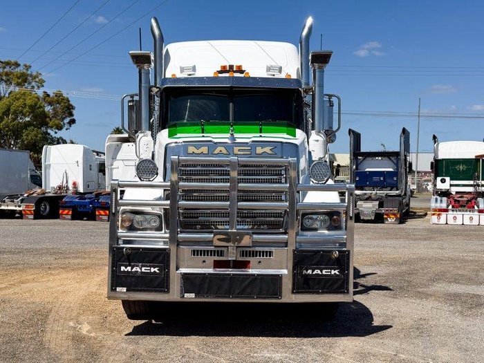2019 Mack Superliner