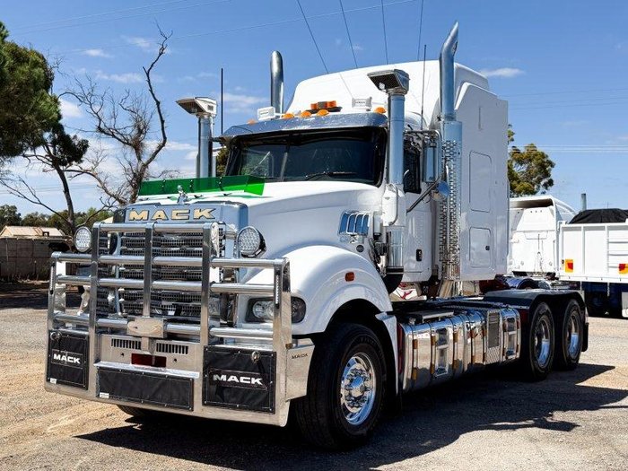 2019 Mack Superliner