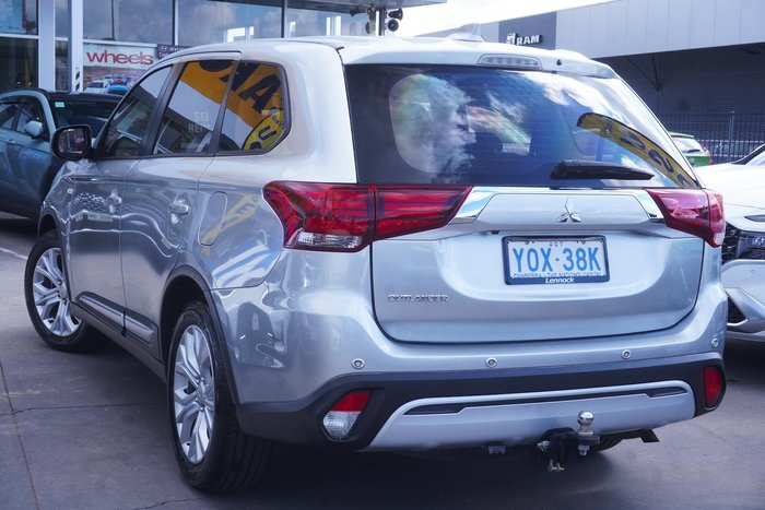 2020 Mitsubishi Outlander ES