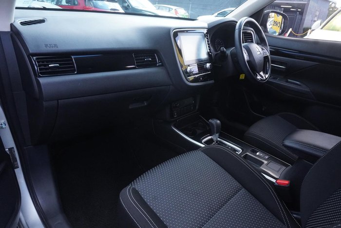 2020 Mitsubishi Outlander ES