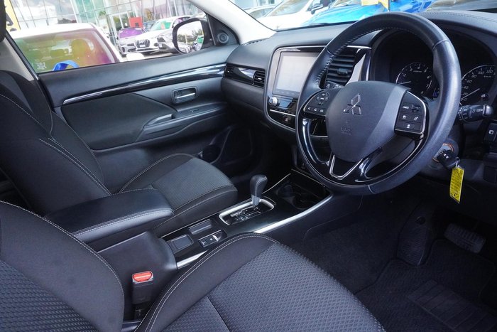 2020 Mitsubishi Outlander ES