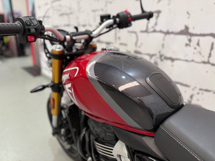 2025 Triumph Speed 400 Speed Four Red