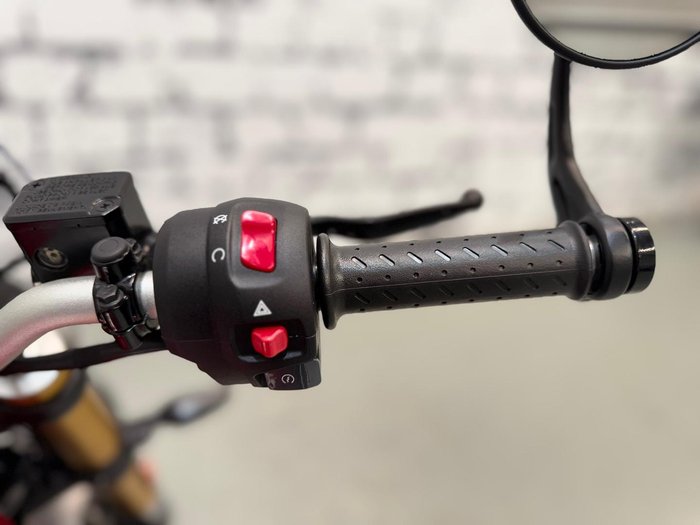 2025 Triumph Speed 400 Speed Four Red