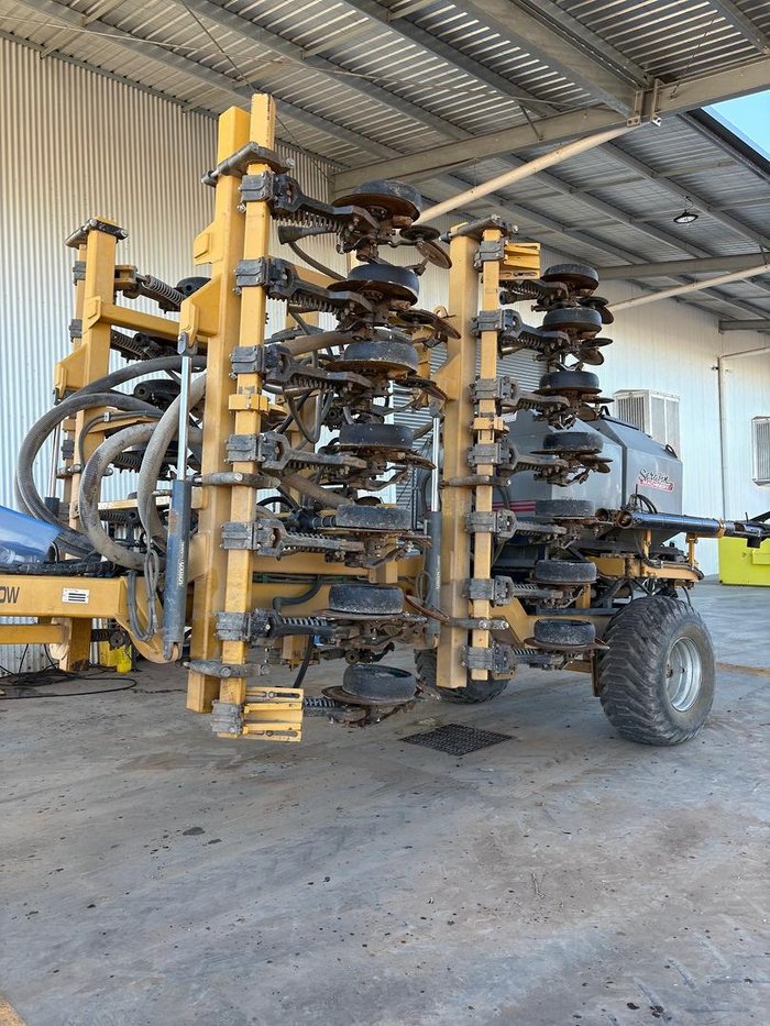 2016 SERAFIN ULTISOW 6M NARROW FOLD SINGLE DISC AIR SEEDER USED YELLOW