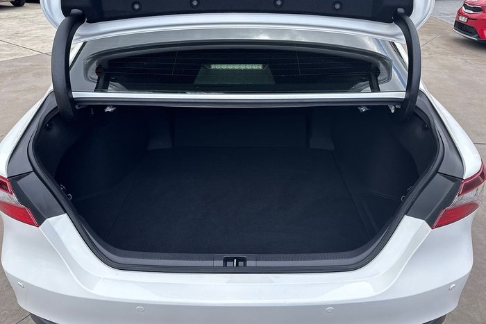 2022 Toyota Camry Ascent AXVH70R Glacier White