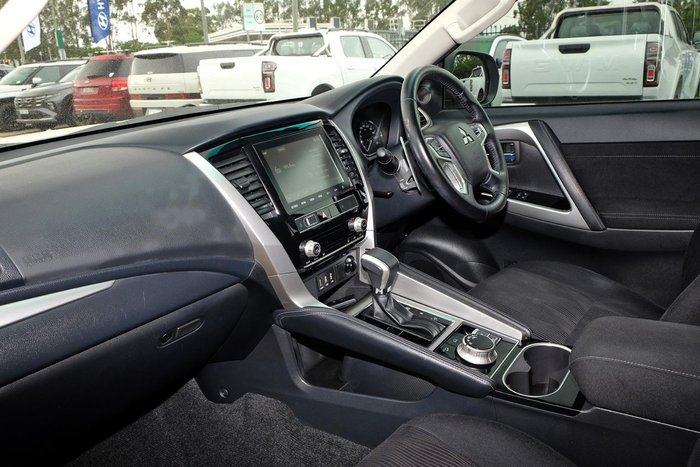 2022 Mitsubishi Pajero Sport GLX