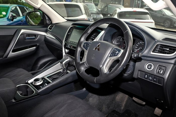 2022 Mitsubishi Pajero Sport GLX